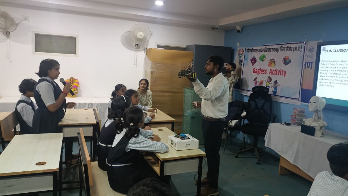 Robotics Workshop at JNV - Image 4