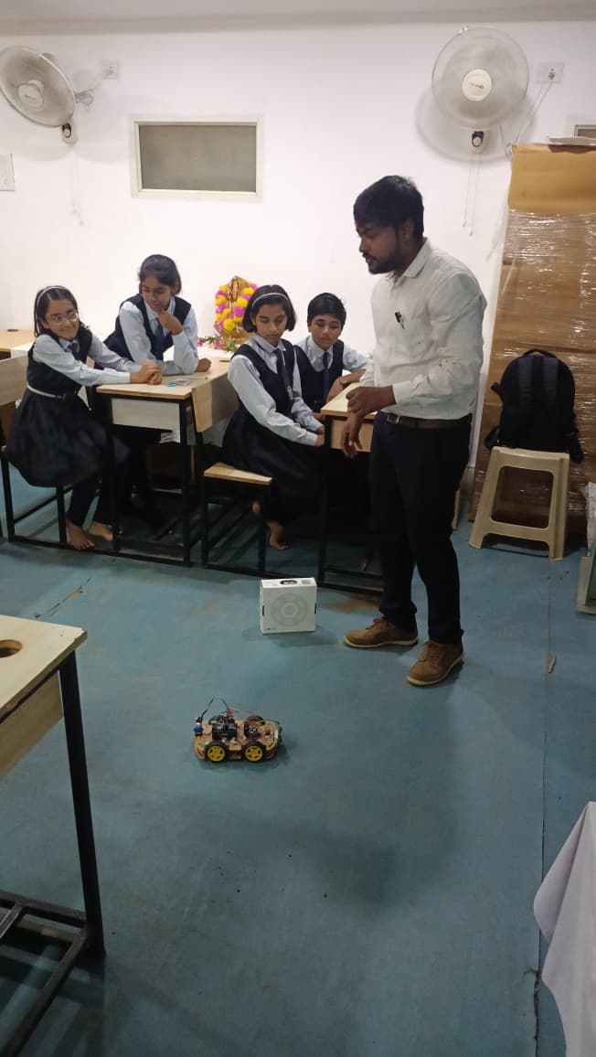 Robotics Workshop at JNV - Image 5